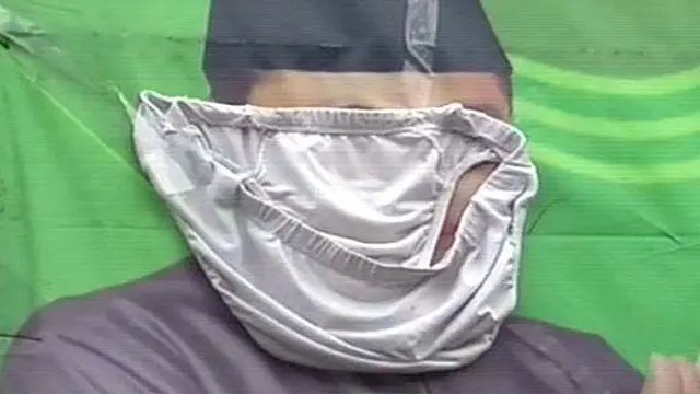 Ya Ampun, Foto-Foto Aceng di Baliho Ditutupi Celana Dalam