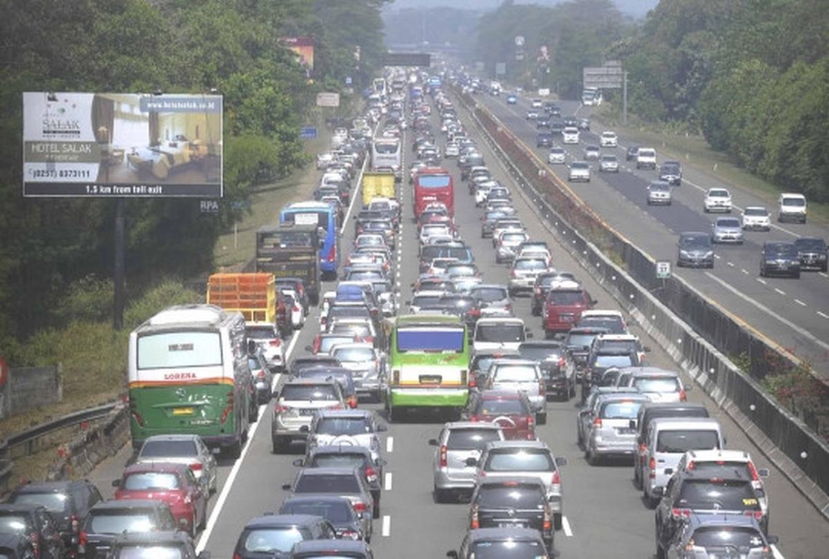 Libur Lebaran, Tol Jagorawi arah Puncak macet parah hingga 20 km