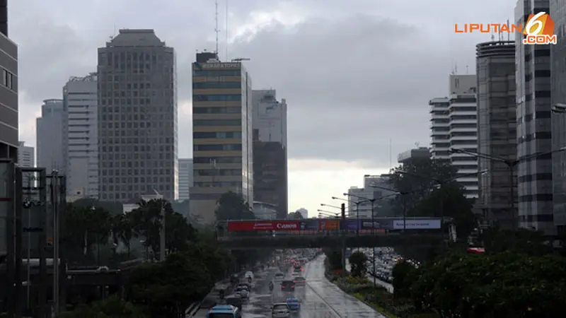 jakarta-awan-mendung130123c.jpg