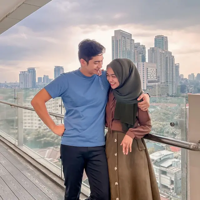 Ria Ricis dan Teuku Ryan. (Foto: Dok. Instagram @teukuryantr)