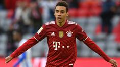 Jamal Musiala tercatat merupakan pemain termuda yang mampu mencetak gol di Liga Champions 2021/2022. Gelandang serang Bayern Muchen tersebut saat ini mampu mencetak 2 gol dan 3 assist dari 13 penampilannya di umurnya yang masih menginjak 18 tahun. (AFP/Christof Stache)