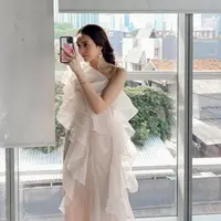 Berikut ini ada delapan potret Beby Tsabina yang menunjukkan beragam outfit saat memakaian pakaian berwarna putih [instagram/bebytsabina]