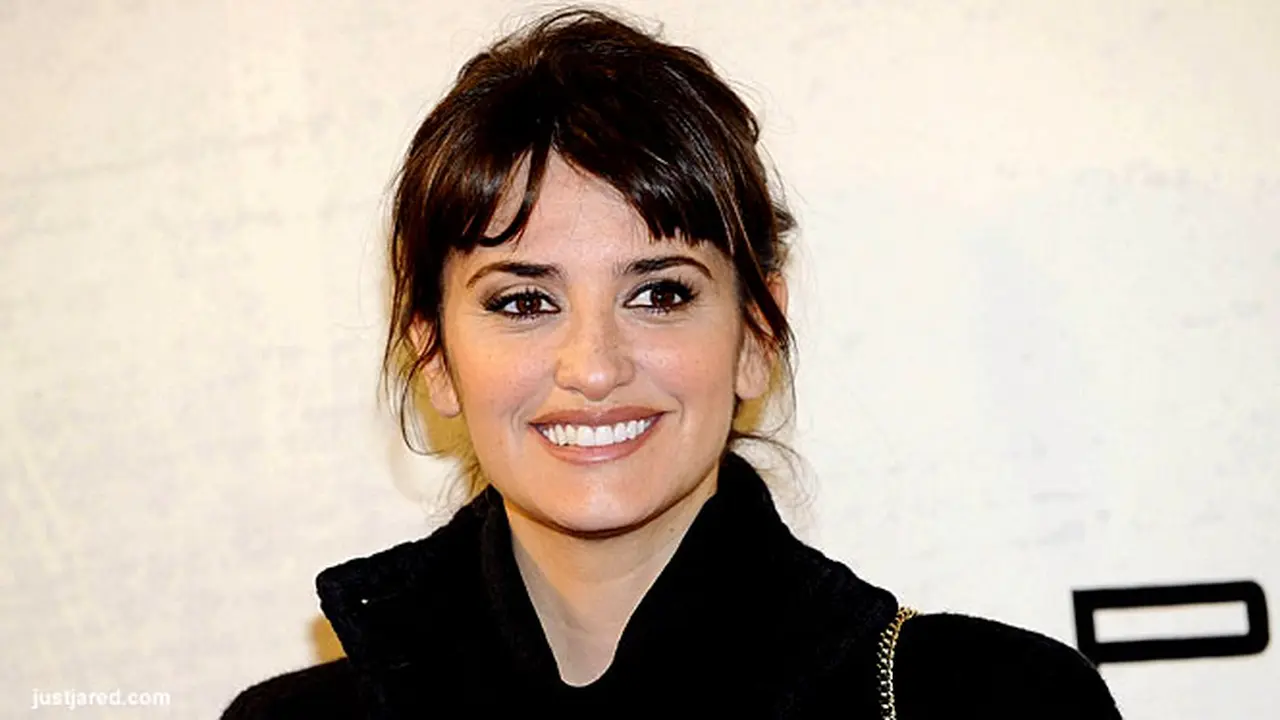fenelope-cruz-130724b.jpg