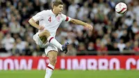 Hodgson Inginkan Kapten Liverpool Hingga 2016