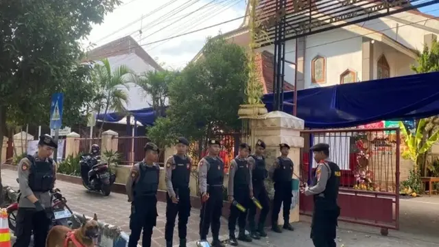 Anjing pelacak atau K9 diterjunkan untuk melakukan sterilisasi gereja di Banyuwangi (Istimewa)
