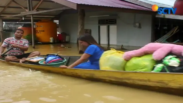 Untuk membatu para korban banjir, bantuan berupa bahan pangan, tenda darurat dan kebutuhan air bersih sudah berdatangan ke lokasi.