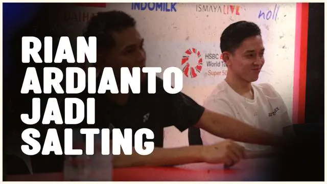 Berita video Muhammad Rian Ardianto dibuat salah tingkah ketika diberi pertanyaan mengenai Ribka Sugiarto usai laga di Indonesia Masters 2024.
