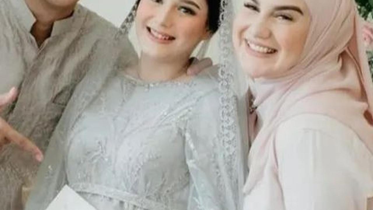 Berbagai acara Aditya Zoni dan Yasmine Ow sering dihadiri oleh Irish Bella.