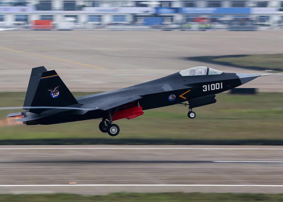 Shenyang FC-31 Gyrfalcon