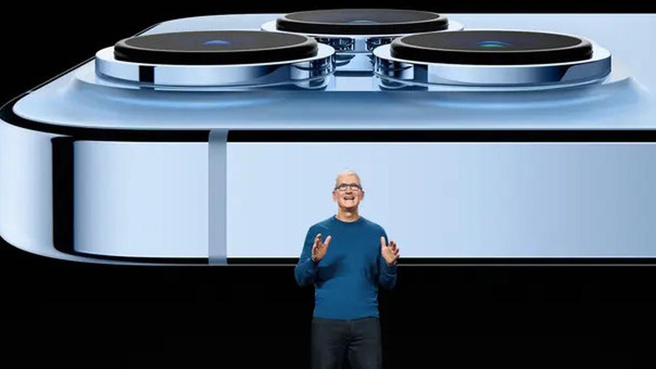 Tim Cook Ungkap Alasan Apple Masih Produksi iPhone di China: Bukan karena Upah Tenaga Kerja Murah