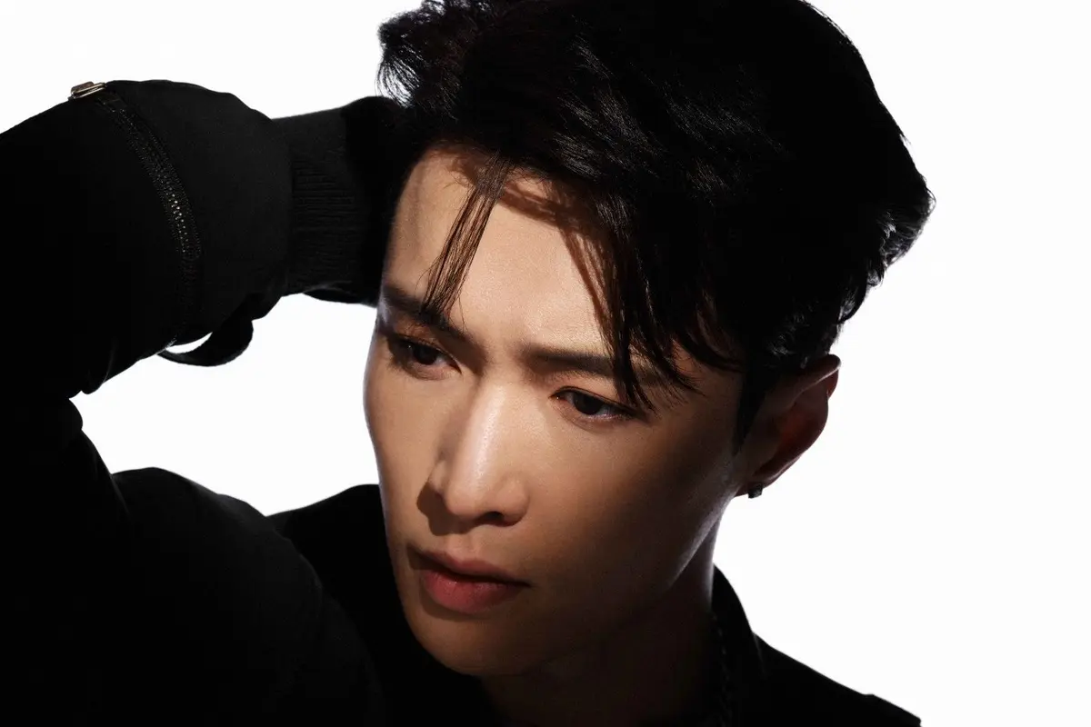Lay EXO