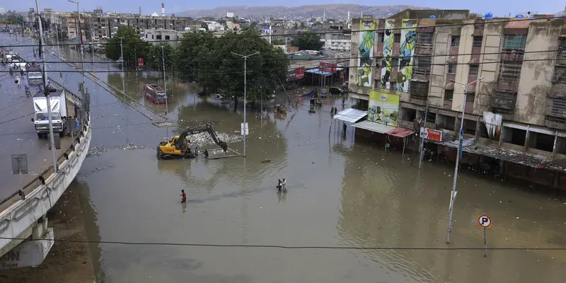 Hujan Deras, Banjir Rendam Karachi Pakistan