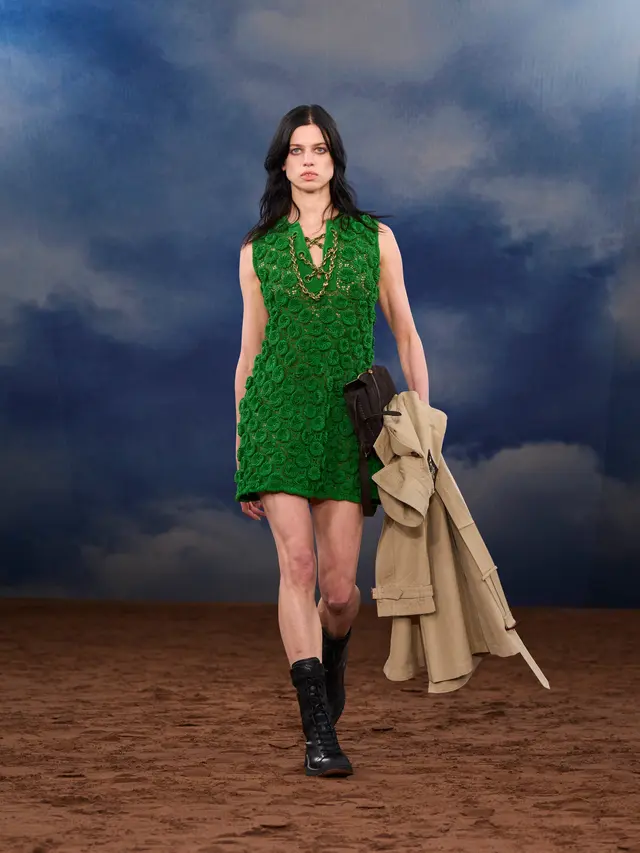 Intepretasi Musik Inggris yang Legendaris ala Burberry dalam Mode di London Fashion Week 2026