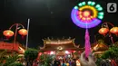 Suasana Vihara Boen Tek Bio pada perayaan malam Tahun Baru Imlek 2571 di Tangerang, Jumat (24/1/2020). Boen Tek Bio merupakan kelenteng tertua di Kota Tangerang yang dibangun sekitar tahun 1684. (Liputan6.com/Fery Pradolo)