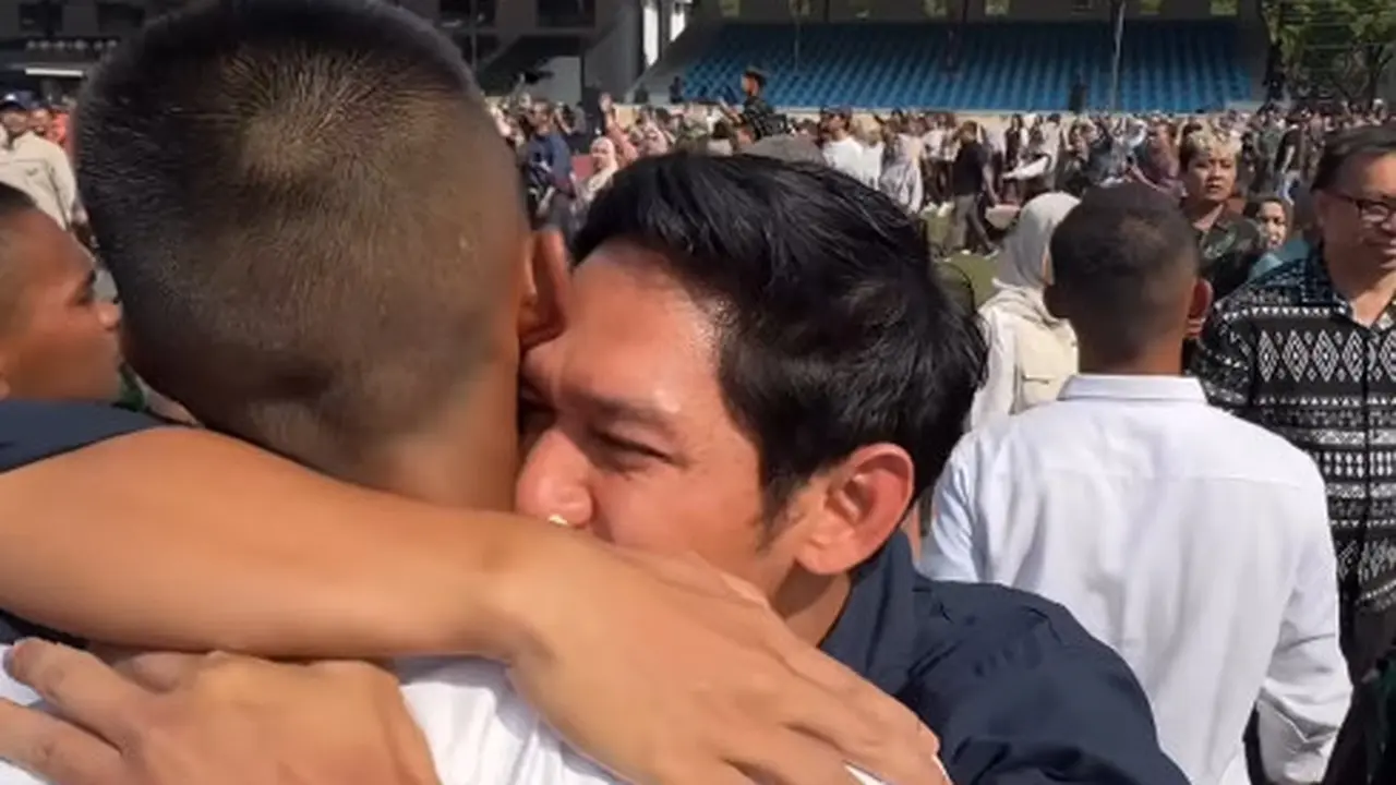 Momen Haru Ibnu Jamil Hadiri Kelulusan Sang Putra yang Lolos Akmil