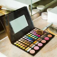 Quick Glam Look Makeup | unsplash.com