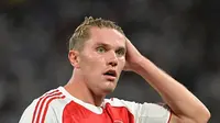 The North London derby in Hong Kong ended bitterly for Arsenal, losing 0-1 to Tottenham Hotspur. Pape Sarr's stunning goal and Viktor Gyokeres' debut were the highlights.