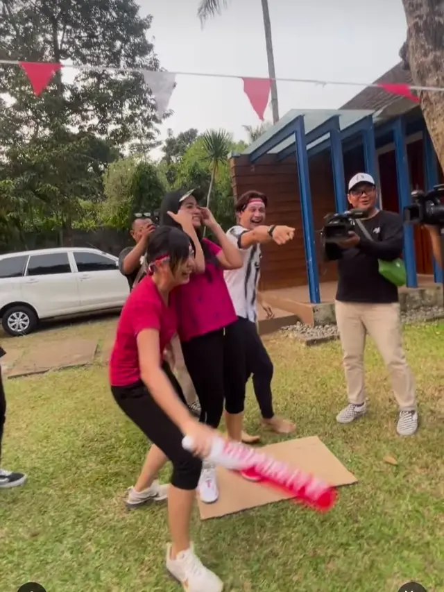 Lomba Agustusan ala pemain sinetron Satu Cinta Dua Hati SCTV (Foto: instagram titi_kamall)