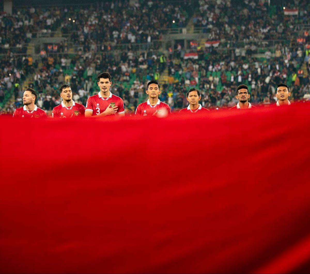 Timnas Indonesia menuai hasil buruk saat bertanding melawan Irak pada matchday pertama Grup F Kualifikasi Piala Dunia 2026 zona Asia. Dalam duel yang berlangsung di Basra Internastional Stadium, Irak, Kamis (16/11/2023), skuad Garuda kalah dengan skor tel