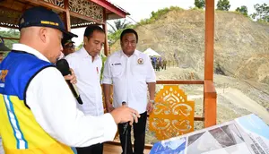Presiden Joko Widodo (Jokowi) melakukan peninjauan pembangunan Bendungan Bulango Ulu. (Humas Provinsi Gorontalo)