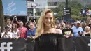 <p>Jennifer Lawrence tersenyum saat menghadiri pemutaran perdana " Causeway " selama Toronto International Film Festival di Toronto Sabtu (10/9/2022). Ia mengenakan sepatu hak tinggi berwarna hitam. (Photo by Evan Agostini/Invision/AP)</p>