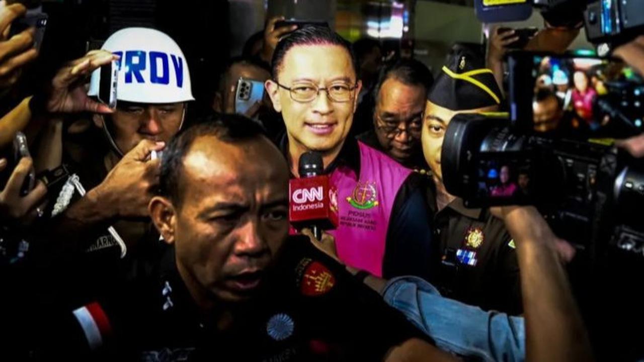 VIDEO: Hakim Tolak Praperadilan Tom Lembong, Reaksi Tegar Sang Istri dengar Putusan