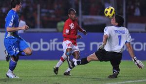Oktovianus Maniani, salah satu pemain muda yang dipercaya Alfred Riedl sebagai pemain utama di Timnas Indonesia Piala AFF 2010. (AFP/Adek Berry)