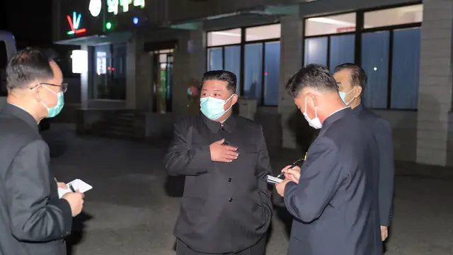Korea Utara Dilanda COVID-19, Kim Jong-un Sidak ke Apotek