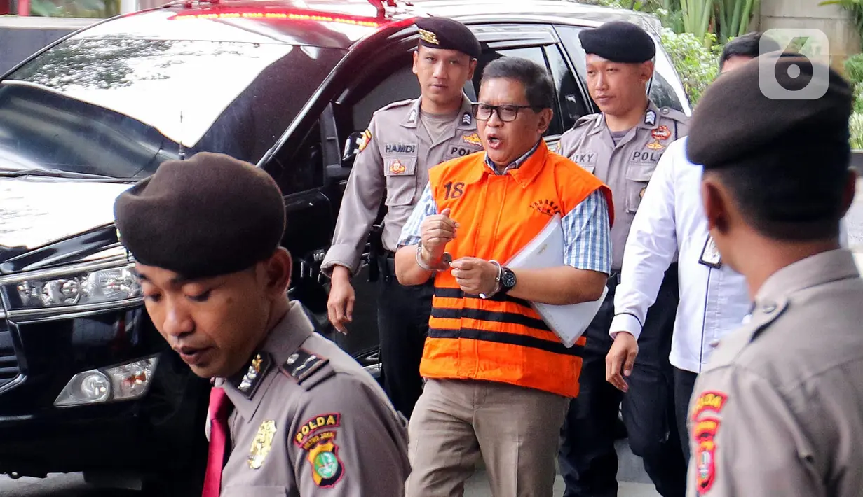 Hasto Kristiyanto menjalani pemeriksaan usai ditahan KPK pada 20 Februari 2025. (Liputan6.com/Herman Zakharia)