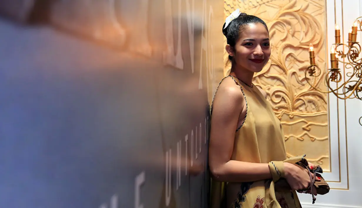 Beberapa alasan perempuan kelahiran Denpasar, Bali 24 tahun silam itu melihat sosok pemeran dalam film Filosofi Kopi itu. Aktris Pendatang Baru Terpilih, Piala Maya 2017 melihat banyak sisi positifnya. (Deki Prayoga/Bintang.com)