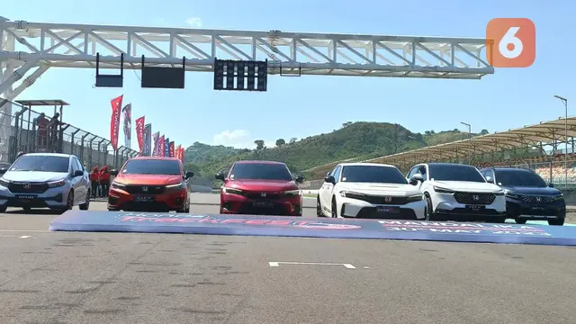 Honda TrackFEST Ajak Konsumen Civic Type R Memacu Adrenalin di Sirkuit Mandalika