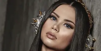 Fabienne Nicole, Miss Universe Indonesia 2023 dikenal dengan gaya fashionnya yang glamor. [Foto: Instagram/ Fabienne Nicole]