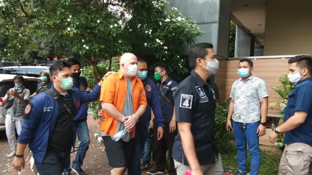Polda Metro Jaya tangkap buronan Federal Bureau of Investigation (FBI), Russ Medlin di kawasan Kebayoran Baru, Jakarta Selatan. (Ady Anugrahadi/Dok: Polda Metro Jaya)