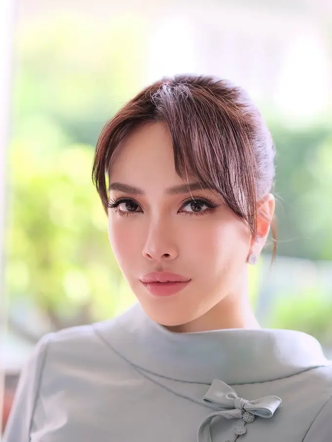 Manglingi, Penampilan Terbaru Shandy Aulia dengan Timeless Makeup dan Full Lips Jadi Sorotan Warganet