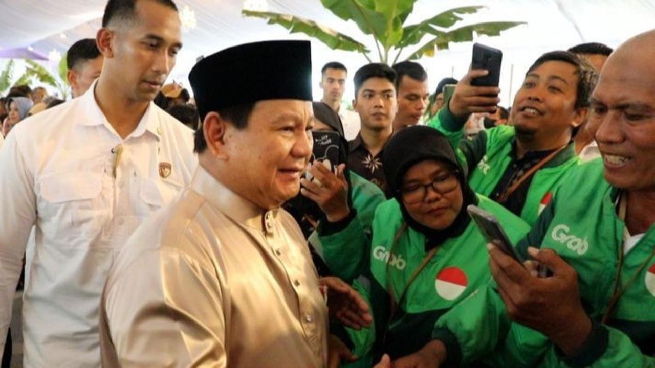 Prabowo Ingatkan Teknologi Bisa Gantikan Ribuan Pekerja, Indonesia Harus Siap Mental