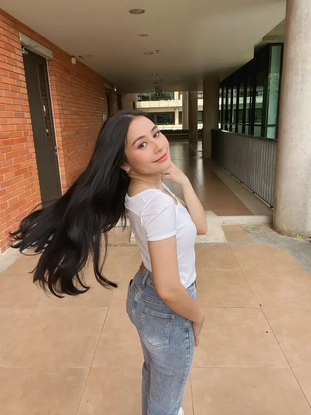 Prilly Latuconsina (Instagram/prillylatuconsina96)