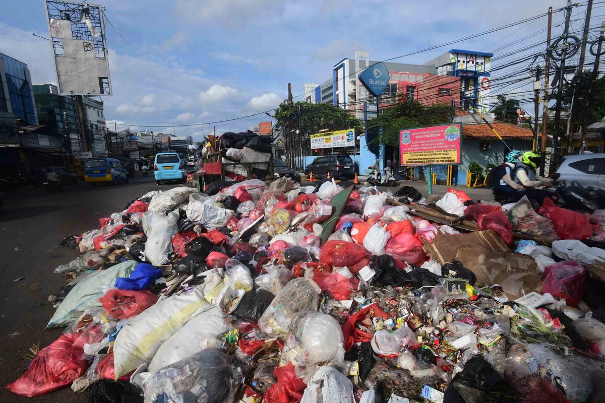 FOTO: Krisis Sampah Masih Terjadi di Tangerang Selatan