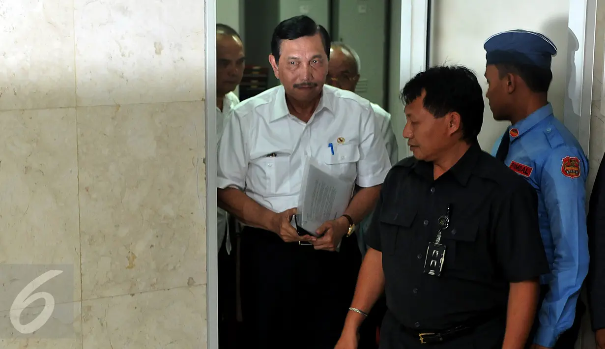 Saat menjabat sebagai kepala staf kepresidenan, Luhut telah menyampaikan ke Presiden, tentang perpanjangan yang hanya bisa dilakukan 2 tahun sebelum habis masa kontrak Freeport pada 2021, Jakarta, Senin (14/12/2015). (Liputan6.com/Johan Tallo)