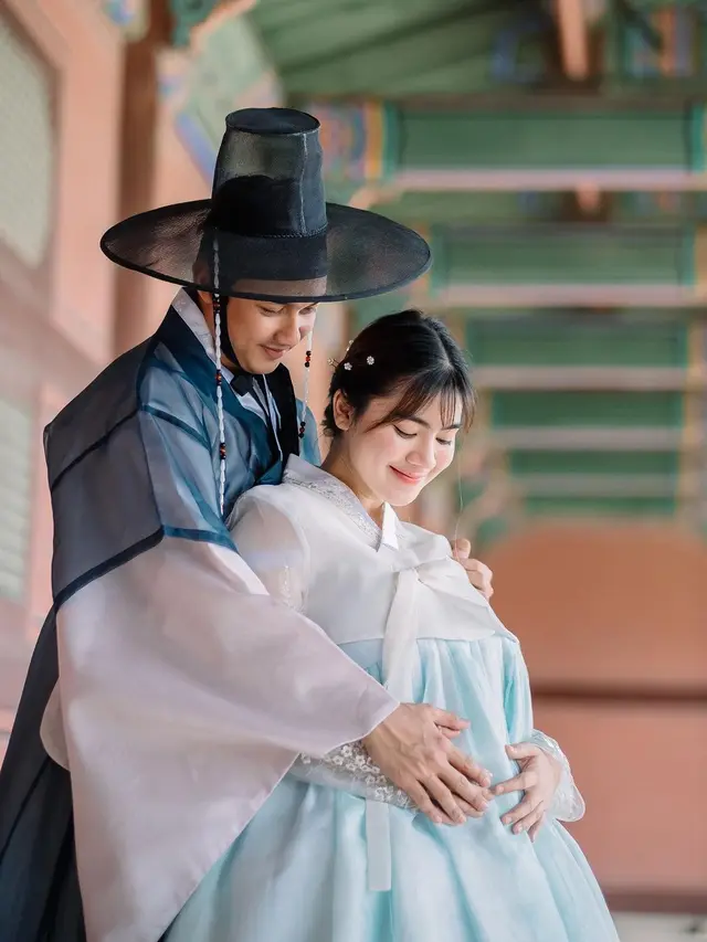 Hamil Anak Kedua, Ini 6 Pesona Felicya Angelista Pakai Baju Tradisional Korea