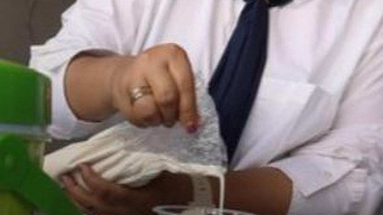 Desi KDI yang Kini Berjualan Es Cendol&nbsp;