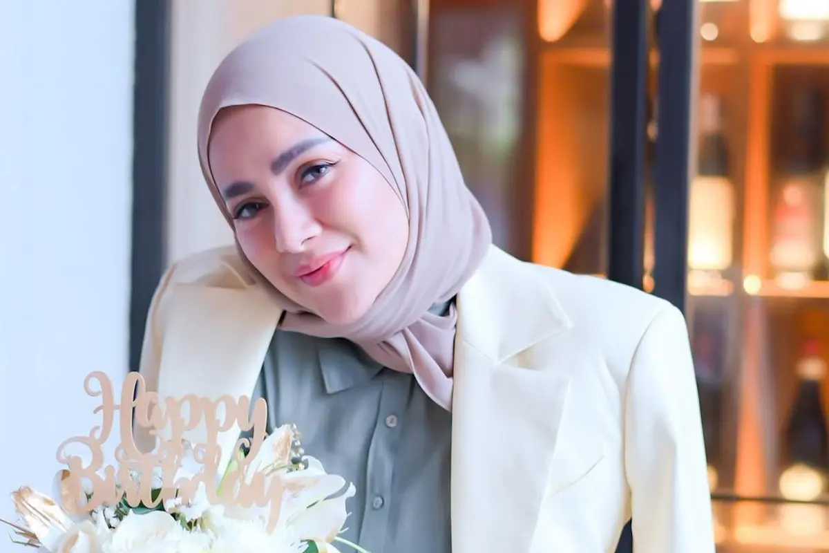 Dapat Kejutan dari Sahabat, Ini 7 Momen Ulang Tahun Olla Ramlan Ke-42