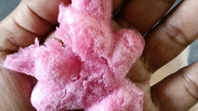 Viral Pedagang Dituding Jual Es Kue Jadul Berbahan Spons, Ternyata Hoaks dan Layak Konsumsi