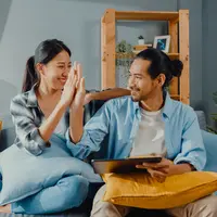 ilustrasi pasangan bahagia/photo created by tirachardz - www.freepik.com