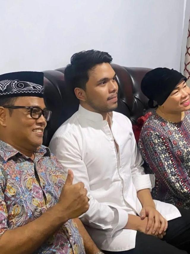 Tampak Tegang, Ini 6 Momen Thariq Halilintar Bertemu dengan Keluarga Fuji