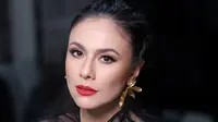 Wulan Guritno dan Shaloom Razade Tampil Memukau dengan Gaya Kontras di FFI 2024. [@wulanguritno].