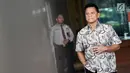 Dirut PT Mugi Rekso Abadi, Soetikno Soedarjo bersiap meninggalkan gedung KPK usai diperiksa, Jakarta, Selasa (23/2). Soetikno diperiksa sebagai saksi dugaan korupsi pengadaan mesin dan pesawat di PT Garuda Indonesia. (Liputan6.com/Helmi Fithriansyah)