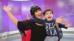 Cut Memey dan Nathan saat menghadiri acara Dear Haters di SCTV Tower, Jakarta, Kamis (31/3/2016). Cut Memey terlihat akrab dengan anak hasil pernikahan dengan bule asal Kanada, Paul Rowland. (Liputan6.com/Angga Yuniar)