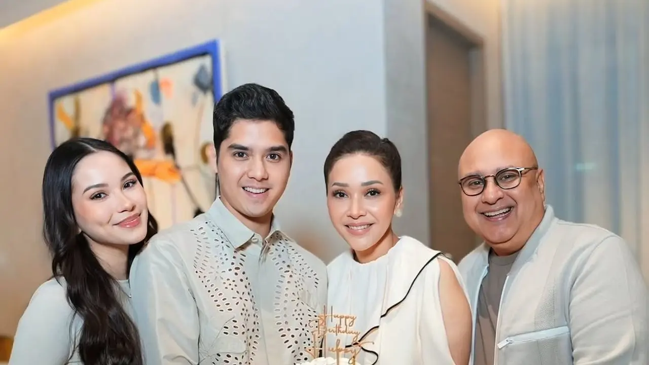 Potret Maia Estianty, Alyssa Daguise, dan Irwan Mussry Tampil Serasi di Ultah Al Ghazali