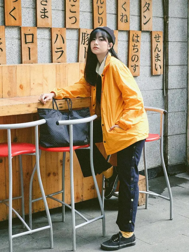 [Bintang] Mirip Cewek Jepang, Intip 5 Gaya Streetwear Influencer Kece Ini
