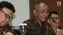 Ketua KPK Agus Rahardjo didampingi Menteri Dalam Negeri Tjahjo Kumolo dan Sekretaris Menteri PAN-RB, Dwi Wahyu Atmaji memberikan keterangan terkait banyaknya anggota DPRD yang terlibat kasus korupsi, di Jakarta, Selasa (4/9). (Merdeka.com/Dwi Narwoko)